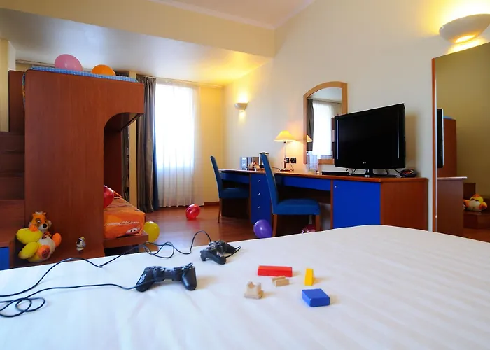 Otel Western Globus 3*