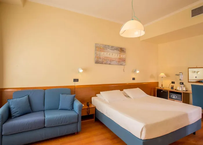 Western Globus Otel