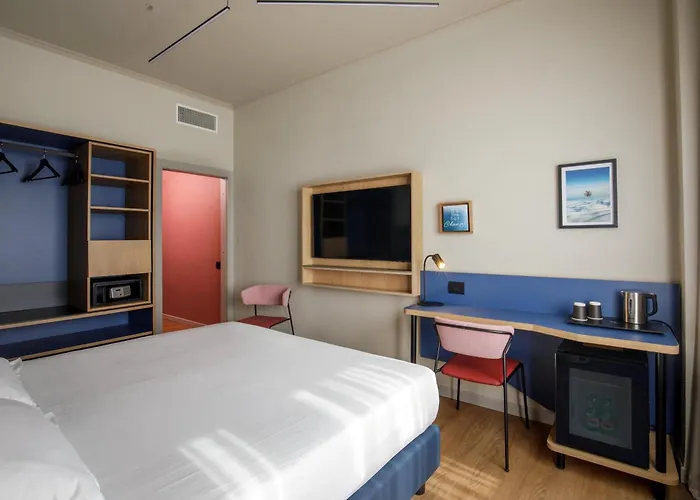 Western Globus Otel