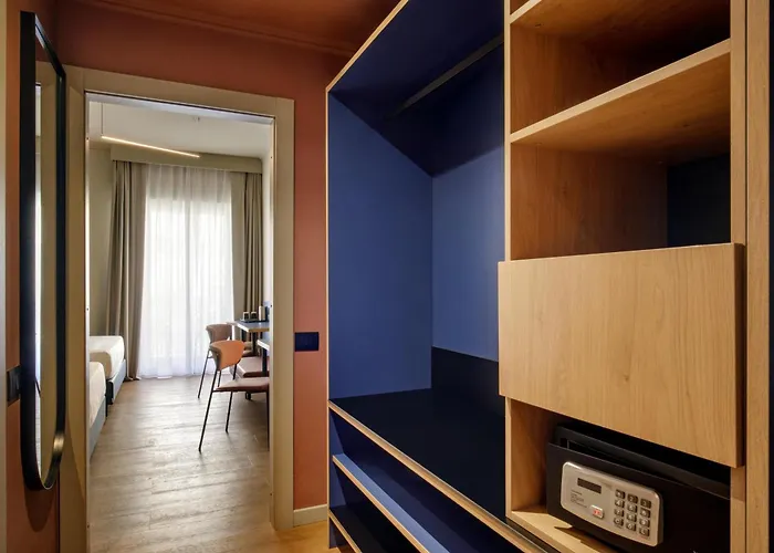 Western Globus Otel 3*