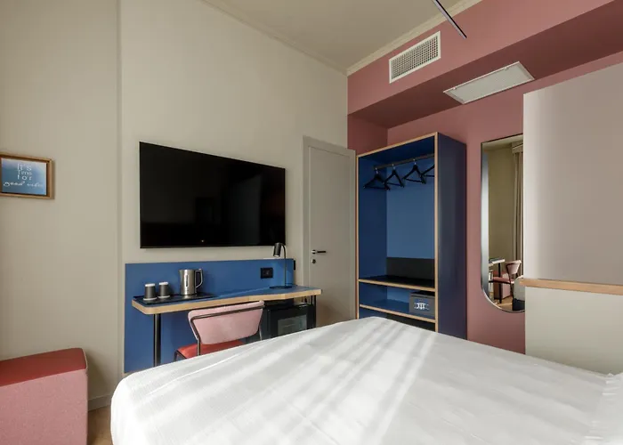 Hotel Western Globus 3*