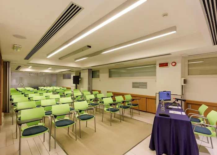 Western Globus Hotel 3*