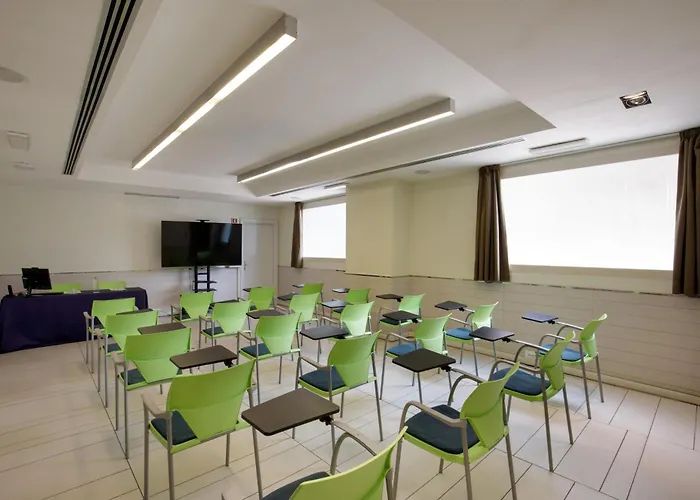 Western Globus Otel 3*