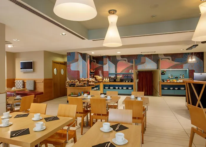 Western Globus Otel 3*